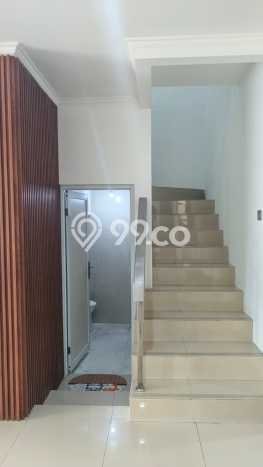For Sale Rumah 4 Kamar Lokasi Ideal Bagus dan Strategis di Tangerang For Sale Rumah 4 Kamar Lokasi Ideal Bagus dan Strategis di Tangerang