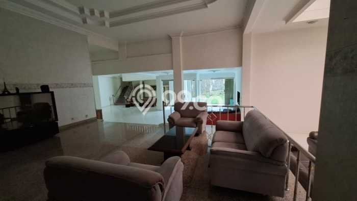 Rumah Elit Modern Tanpa Renovasi di Pasteur Bandung Rumah Elit Modern Tanpa Renovasi di Pasteur Bandung