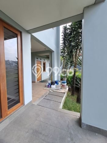 Sewa Rumah Murah di Cipaku Bandung Punya 6 Kamar Tidur Sewa Rumah Murah di Cipaku Bandung Punya 6 Kamar Tidur
