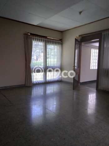 Lokasi strategis! Rumah siap pakai dikontrakkan di Sukajadi LB 600m2 Lokasi strategis! Rumah siap pakai dikontrakkan di Sukajadi LB 600m2