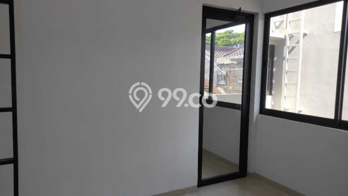 Siap Huni Hunian Elit 4 Kamar di Regol Dekat ke Mana Saja Siap Huni Hunian Elit 4 Kamar di Regol Dekat ke Mana Saja
