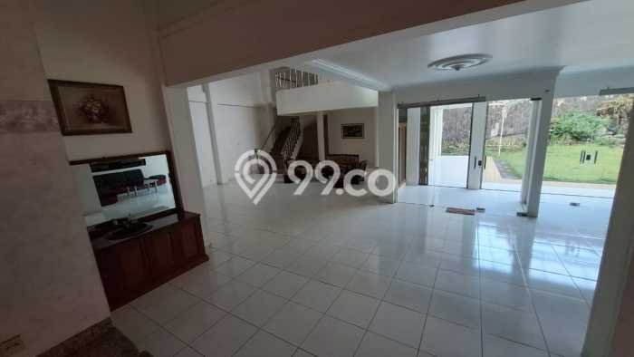 Rumah Elit Modern Tanpa Renovasi di Pasteur Bandung Rumah Elit Modern Tanpa Renovasi di Pasteur Bandung