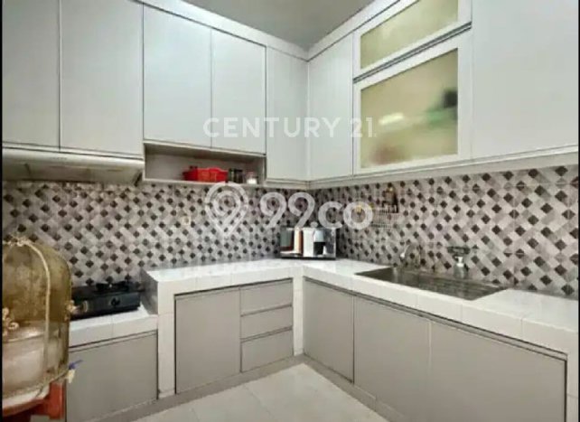 Rumah Mewah LB 600m2 Siap Huni Desain Elegan di Mampang, Jakarta Selatan Rumah Mewah LB 600m2 Siap Huni Desain Elegan di Mampang, Jakarta Selatan