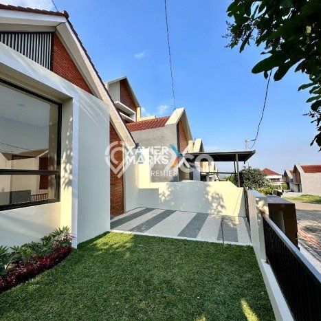 Kesempatan Emas Memiliki Rumah LT 197m2m² / LB 80m2m² di Kawasan Bisnis , Malang Kesempatan Emas Memiliki Rumah LT 197m2m² / LB 80m2m² di Kawasan Bisnis , Malang