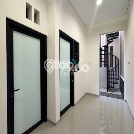 Rumah Luxury Modern Tanpa Renovasi di Araya Malang Rumah Luxury Modern Tanpa Renovasi di Araya Malang