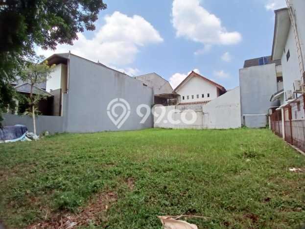 Tanah Dijual Lokasi Strategis di Tangerang Selatan dengan Luas 300m2 Tanah Dijual Lokasi Strategis di Tangerang Selatan dengan Luas 300m2
