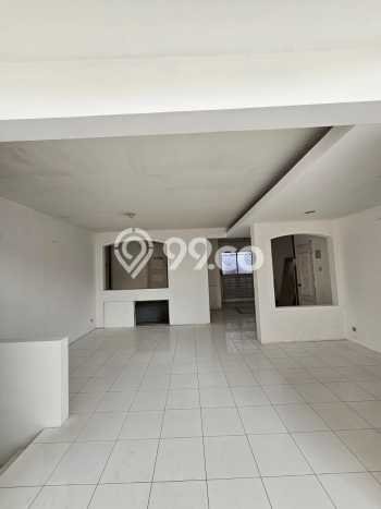 Dijual Rumah Luas Elegan Dengan View Cantik di Pondok Indah, Jakarta Selatan Dijual Rumah Luas Elegan Dengan View Cantik di Pondok Indah, Jakarta Selatan