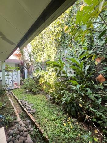 Rumah Luxury Modern Siap Huni di Bintaro Tangerang Selatan Rumah Luxury Modern Siap Huni di Bintaro Tangerang Selatan