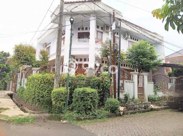 Rumah Elit Modern Tanpa Renovasi di Bintaro Tangerang Selatan Rumah Elit Modern Tanpa Renovasi di Bintaro Tangerang Selatan