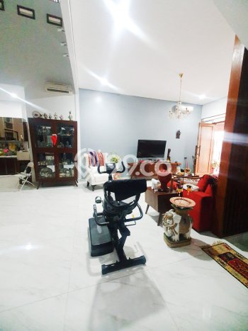 Rumah Mewah LB 285m2 Siap Pakai Desain Elegan di Bintaro, Tangerang Selatan Rumah Mewah LB 285m2 Siap Pakai Desain Elegan di Bintaro, Tangerang Selatan