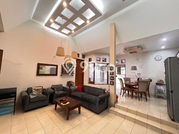 Hunian Mewah LB 533m2 Siap Pakai Desain Elegan di Bintaro, Tangerang Selatan Hunian Mewah LB 533m2 Siap Pakai Desain Elegan di Bintaro, Tangerang Selatan