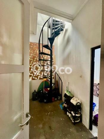 Rumah Elit Modern Tanpa Renovasi di Cibubur Jakarta Timur Rumah Elit Modern Tanpa Renovasi di Cibubur Jakarta Timur