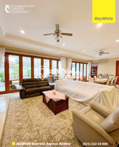 Rumah Elit Modern Tanpa Renovasi di Kemang Jakarta Selatan Rumah Elit Modern Tanpa Renovasi di Kemang Jakarta Selatan