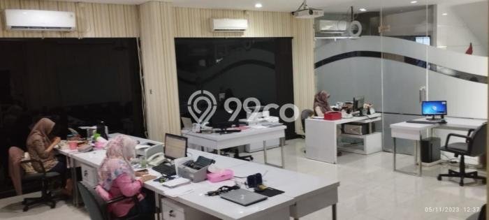 Kantor Dijual di Wonocolo Surabaya dengan LB 912m2 Kantor Dijual di Wonocolo Surabaya dengan LB 912m2