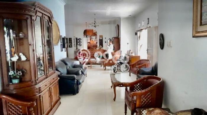 Hunian Mewah LB 200m2 Siap Huni Desain Elegan di Joglo, Jakarta Barat Hunian Mewah LB 200m2 Siap Huni Desain Elegan di Joglo, Jakarta Barat
