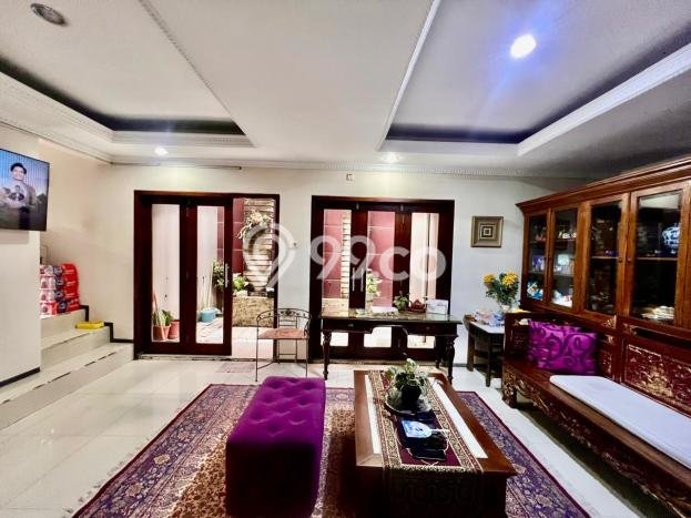 Rumah Mewah LB 200m2 Siap Pakai Desain Elegan di Bintaro, Tangerang Selatan Rumah Mewah LB 200m2 Siap Pakai Desain Elegan di Bintaro, Tangerang Selatan