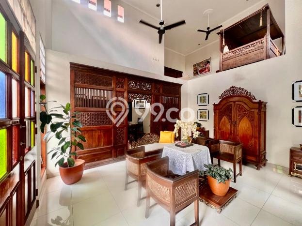 Rumah Mewah LB 200m2 Siap Pakai Desain Elegan di Bintaro, Tangerang Selatan Rumah Mewah LB 200m2 Siap Pakai Desain Elegan di Bintaro, Tangerang Selatan