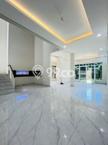 Hunian Mewah LB 300m2 Siap Pakai Desain Elegan di Cibubur, Jakarta Timur Hunian Mewah LB 300m2 Siap Pakai Desain Elegan di Cibubur, Jakarta Timur