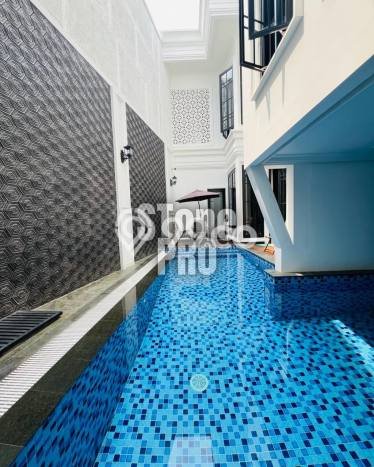 Rumah Mewah LB 1200m2 Siap Pakai Desain Elegan di Cibubur, Jakarta Timur Rumah Mewah LB 1200m2 Siap Pakai Desain Elegan di Cibubur, Jakarta Timur