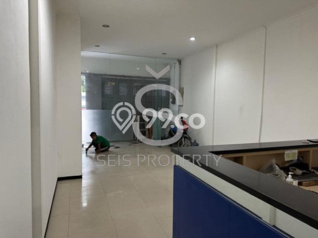 Disewakan Ruko komersial di Lengkong luas bangunan 280m2 Disewakan Ruko komersial di Lengkong luas bangunan 280m2