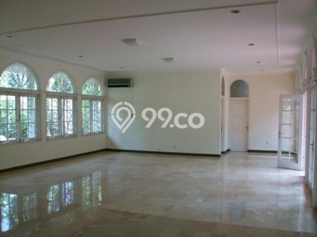 Ready to Use! Luxury House LT 1308m2 Desain Elegan di Cipete Ready to Use! Luxury House LT 1308m2 Desain Elegan di Cipete