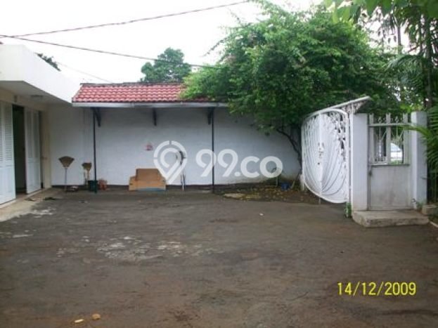 Ready to Use! Luxury House LT 1308m2 Desain Elegan di Cipete Ready to Use! Luxury House LT 1308m2 Desain Elegan di Cipete