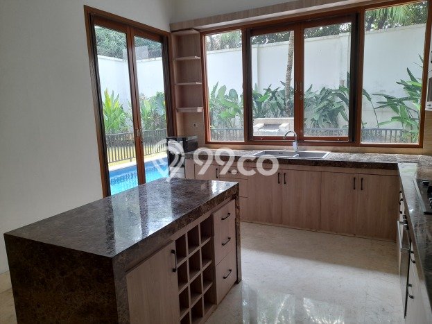Sewa Rumah Nyaman di Kemang LT 750m2 / LB 500m2 Kondisi Bagus Sewa Rumah Nyaman di Kemang LT 750m2 / LB 500m2 Kondisi Bagus