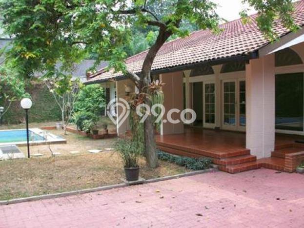 Ready to Use! Luxury House LT 1308m2 Desain Elegan di Cipete Ready to Use! Luxury House LT 1308m2 Desain Elegan di Cipete