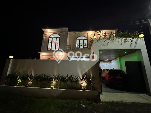 Hunian Mewah LB 200m2 Siap Pakai Desain Elegan di Jimbaran, Badung Hunian Mewah LB 200m2 Siap Pakai Desain Elegan di Jimbaran, Badung