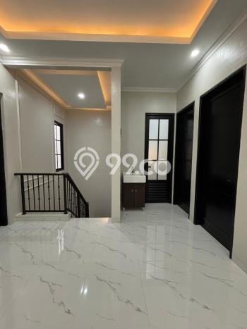 Siap Huni Rumah Mewah 4 Kamar di BSD Dekat ke Mana Pun Siap Huni Rumah Mewah 4 Kamar di BSD Dekat ke Mana Pun