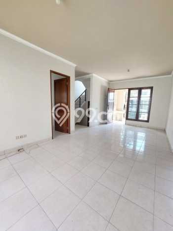 Rumah Terawat di BSD, Tangerang, Luas 162m² Bangunan 137m² DIJUAL CEPAT! Rumah Terawat di BSD, Tangerang, Luas 162m² Bangunan 137m² DIJUAL CEPAT!