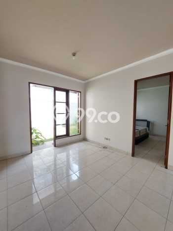 Rumah Terawat di BSD, Tangerang, Luas 162m² Bangunan 137m² DIJUAL CEPAT! Rumah Terawat di BSD, Tangerang, Luas 162m² Bangunan 137m² DIJUAL CEPAT!