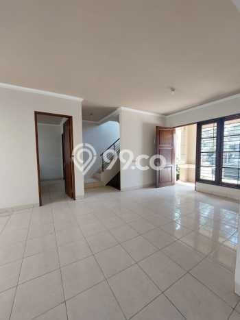 Rumah Terawat di BSD, Tangerang, Luas 162m² Bangunan 137m² DIJUAL CEPAT! Rumah Terawat di BSD, Tangerang, Luas 162m² Bangunan 137m² DIJUAL CEPAT!