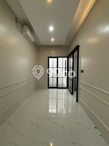 Siap Huni Rumah Mewah 4 Kamar di BSD Dekat ke Mana Pun Siap Huni Rumah Mewah 4 Kamar di BSD Dekat ke Mana Pun