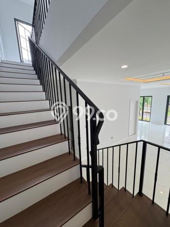 For Sale! Luxury House LT 142m2 Desain Elegan di BSD Nusaloka For Sale! Luxury House LT 142m2 Desain Elegan di BSD Nusaloka