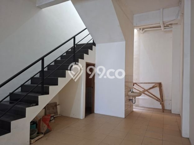 Ruko Dijual di Bandung LT 125m2 & LB 350m2 Lokasi Terbaik! Ruko Dijual di Bandung LT 125m2 & LB 350m2 Lokasi Terbaik!
