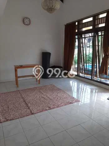 Lokasi strategis! Rumah siap huni disewakan di Pancoran Mas LB 121m2 Lokasi strategis! Rumah siap huni disewakan di Pancoran Mas LB 121m2