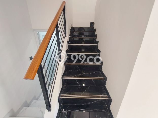 Rumah Elit LB 260m2 Siap Pakai Desain Elegan di BSD, Tangerang Rumah Elit LB 260m2 Siap Pakai Desain Elegan di BSD, Tangerang