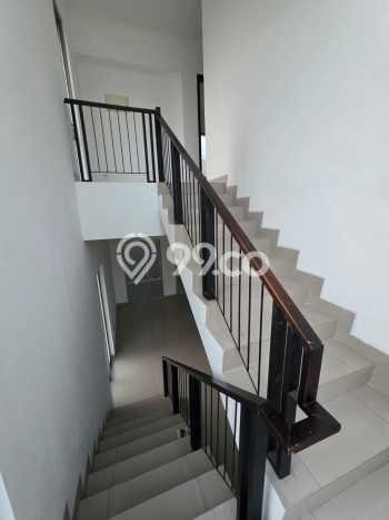 Disewakan! Rumah 4 Kamar Tidur &
4 Kamar Mandi di Pantai Indah Kapuk, Jakarta Utara Disewakan! Rumah 4 Kamar Tidur &
4 Kamar Mandi di Pantai Indah Kapuk, Jakarta Utara