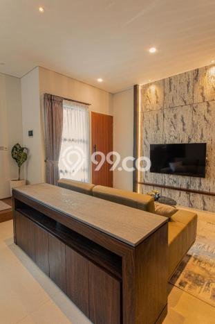 Rumah Mewah LB 165m2 Siap Pakai Desain Elegan di Setra Duta, Bandung Rumah Mewah LB 165m2 Siap Pakai Desain Elegan di Setra Duta, Bandung