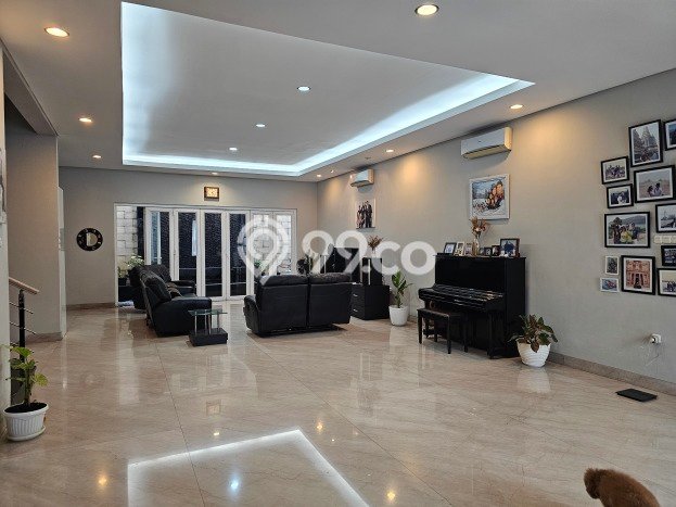 Jual Rumah Luas Megah Dengan View Eksklusif di Puri Indah, Jakarta Barat Jual Rumah Luas Megah Dengan View Eksklusif di Puri Indah, Jakarta Barat
