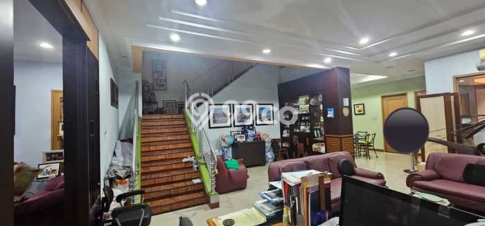 Rumah 5 Kamar Dekat Tempat Strategis di Kembangan, Jakarta Barat Rumah 5 Kamar Dekat Tempat Strategis di Kembangan, Jakarta Barat