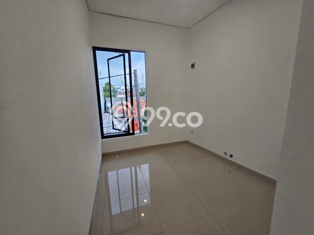 Rumah Nyaman dengan 3 Kamar Tidur di Kawasan Kembangan, Jakarta Barat Rumah Nyaman dengan 3 Kamar Tidur di Kawasan Kembangan, Jakarta Barat