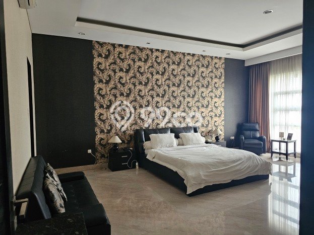 Jual Rumah Luas Megah Dengan View Eksklusif di Puri Indah, Jakarta Barat Jual Rumah Luas Megah Dengan View Eksklusif di Puri Indah, Jakarta Barat