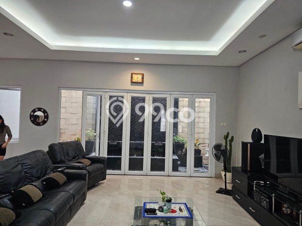 Jual Rumah Luas Megah Dengan View Eksklusif di Puri Indah, Jakarta Barat Jual Rumah Luas Megah Dengan View Eksklusif di Puri Indah, Jakarta Barat