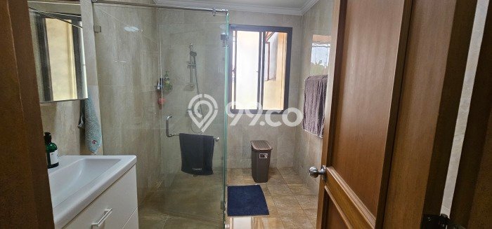 Rumah Elit LB 352m2 Siap Pakai Desain Elegan di Metro Permata, Tangerang Rumah Elit LB 352m2 Siap Pakai Desain Elegan di Metro Permata, Tangerang