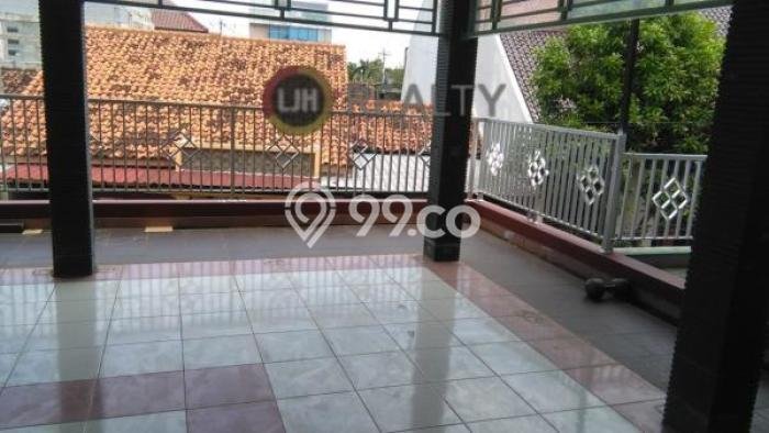 Ready to Use! Premium House LT 312m2 Desain Modern di Kalicari Ready to Use! Premium House LT 312m2 Desain Modern di Kalicari