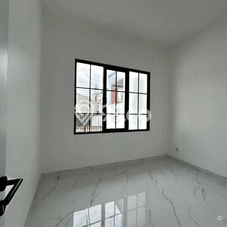 Jual Rumah Luas Megah Dengan View Cantik di Meruya, Jakarta Barat Jual Rumah Luas Megah Dengan View Cantik di Meruya, Jakarta Barat