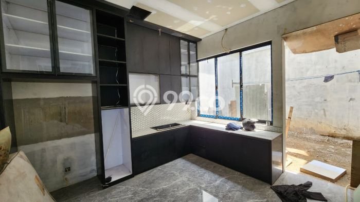 Dijual Rumah Luas Megah Dengan View Cantik di Muara Karang, Jakarta Utara Dijual Rumah Luas Megah Dengan View Cantik di Muara Karang, Jakarta Utara