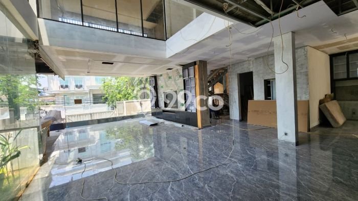 Dijual Rumah Luas Megah Dengan View Cantik di Muara Karang, Jakarta Utara Dijual Rumah Luas Megah Dengan View Cantik di Muara Karang, Jakarta Utara